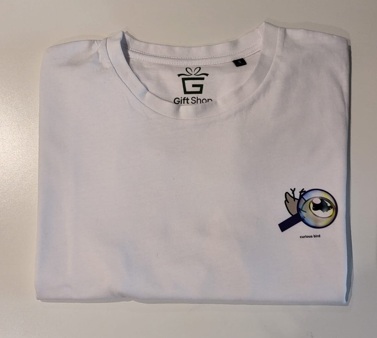 Neugieriger Vogel T-Shirt